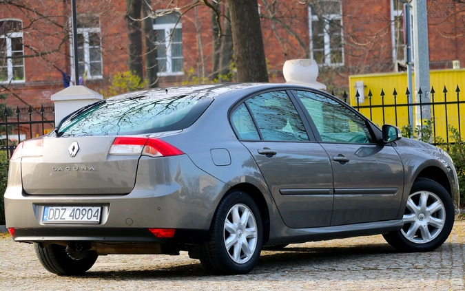 Renault Laguna cena 18800 przebieg: 177098, rok produkcji 2009 z Dzierżoniów małe 667